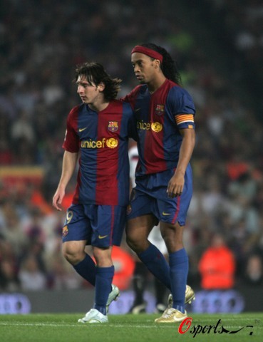 干净又卫生！贝克汉姆晒印度行学习制作美食视频