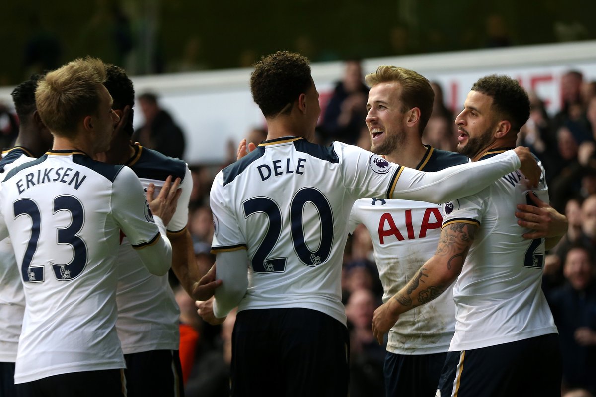 上海申花迎建队32周年纪念日，俱乐部官方发布庆贺海报