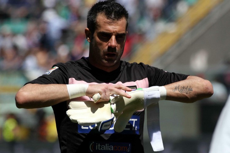 科林斯：我对保罗只有爱和尊重，但他不在这后确实安静了很多