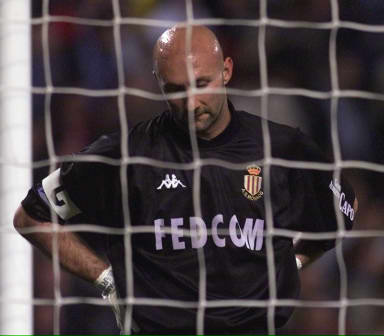 埃弗顿做客表现糟糕！海外情报：曼联2-1埃弗顿（曼联2-1力克埃弗顿，太妃糖客场依旧低迷）