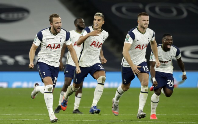 早报：巴黎群星闪耀FIFA颁奖礼（晨报：巴黎群星辉映FIFA年度颁奖典礼）